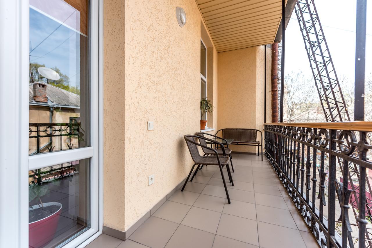 Studio Apartment in center of Odesa Esterno foto